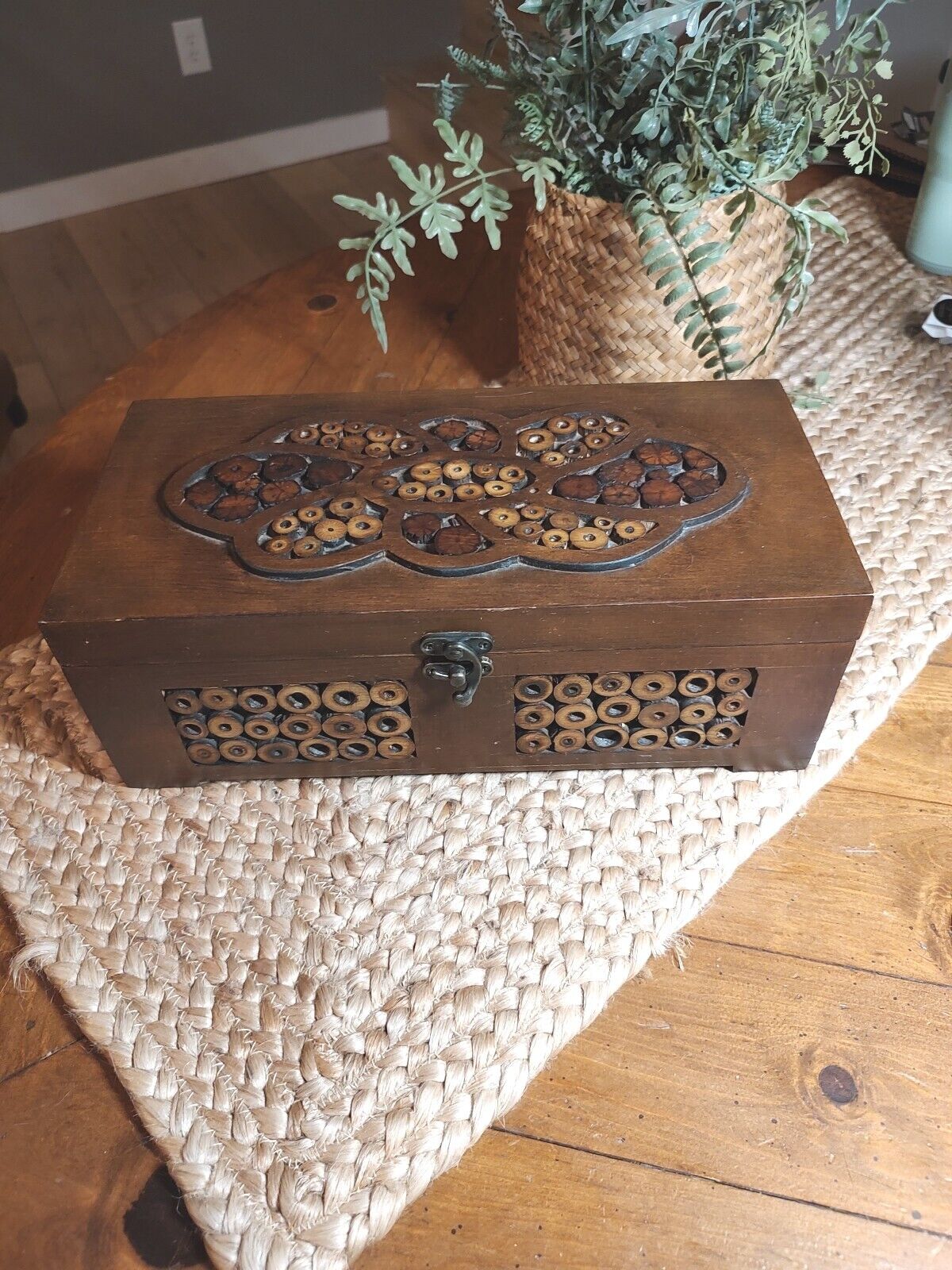 Vintage Hand carved Wooden Jewelry Treasure Box w/Hinged Lid & Latch 12x6x4