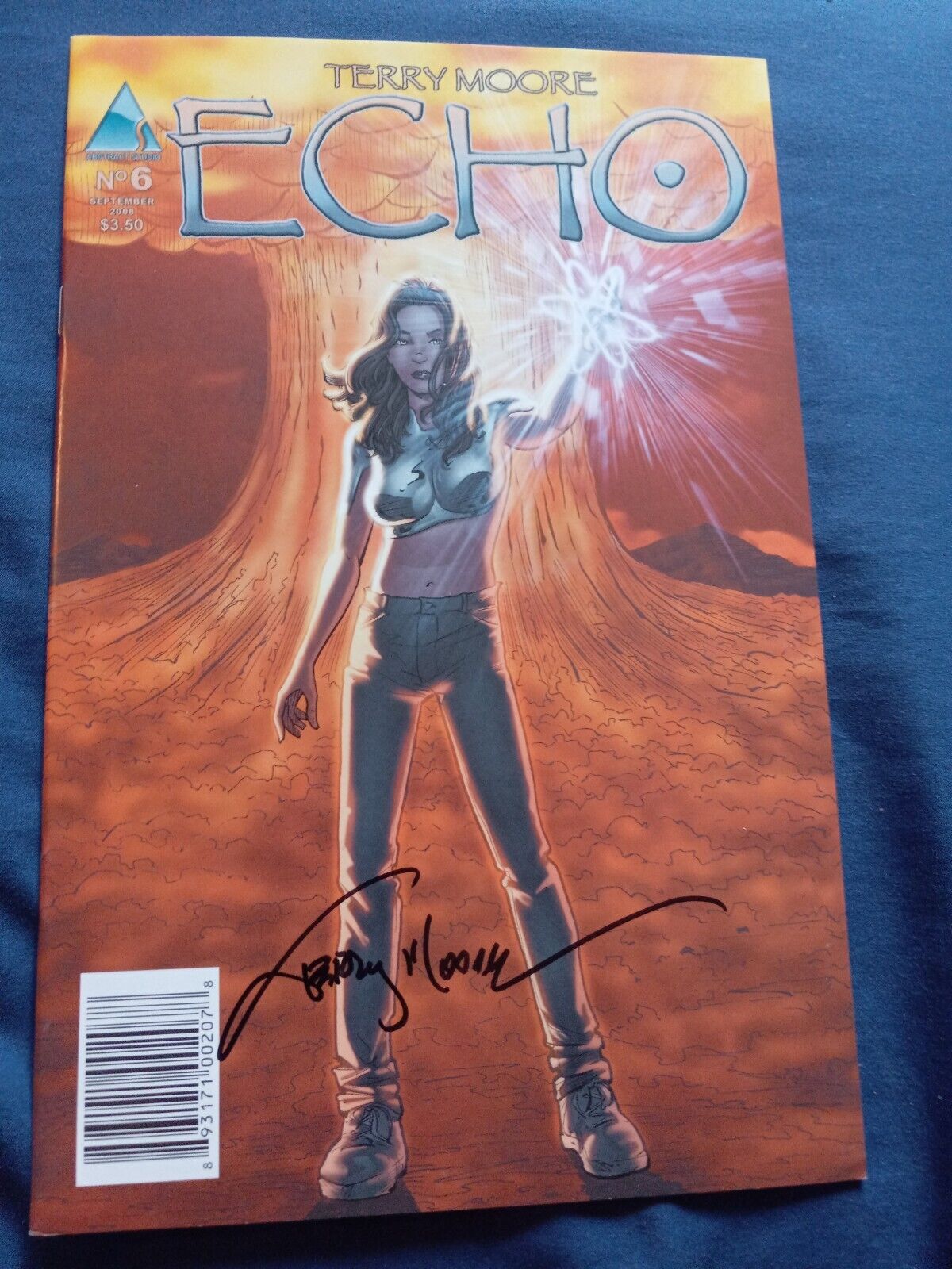 Echo # 6 ; Abstract Studios |  signed  Terry Moore