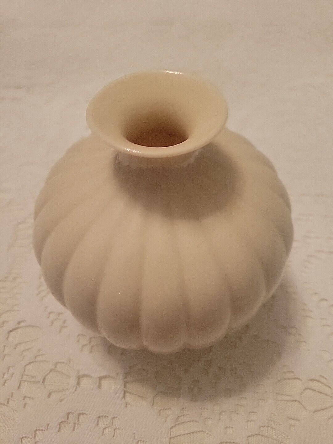 Lenox Small Cream Colored Ribbed Vase,  5\