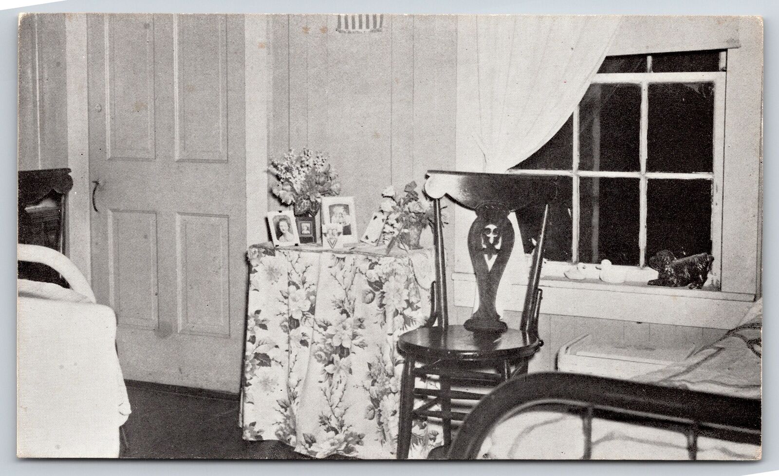 Arthur Illinois~Bedroom~Amish Home~Photos On Table~B&W~Vintage Postcard