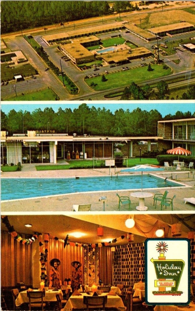 Vintage Postcard- Holiday Inn DOTHAN, ALABAMA unposted