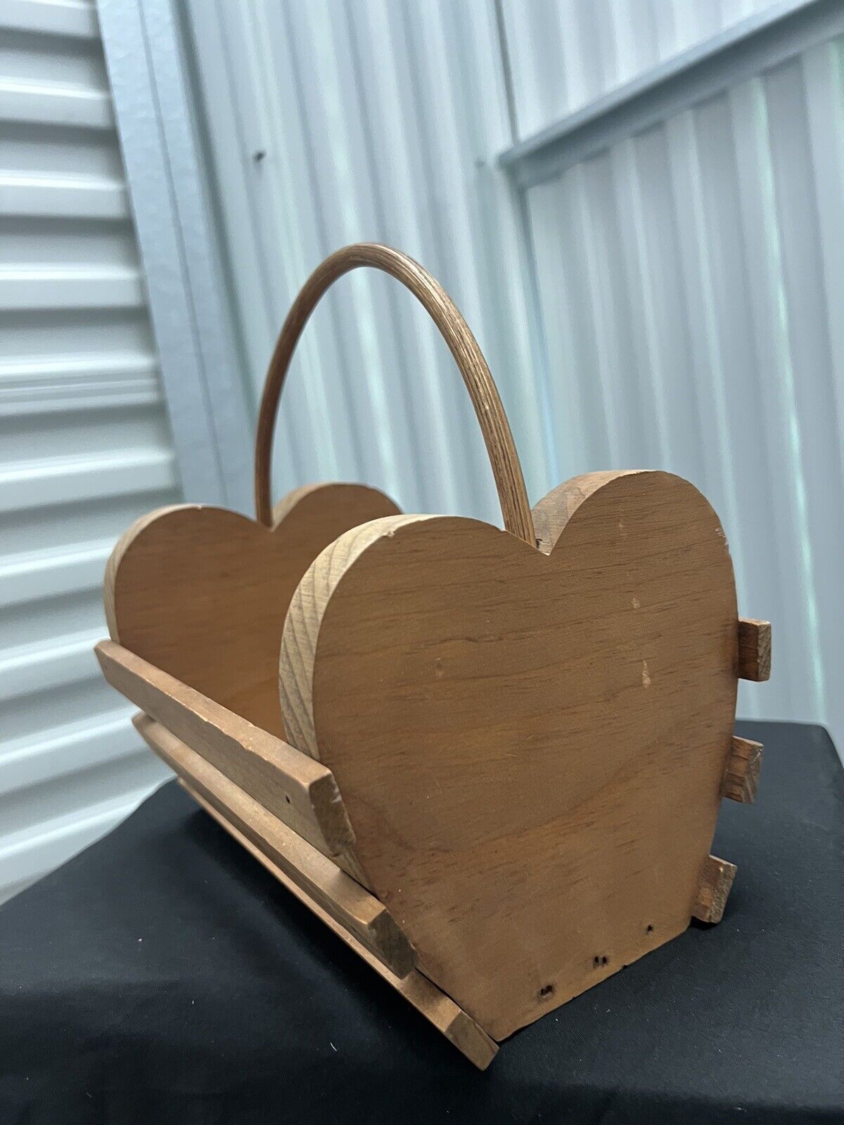 Wooden Heart Basket Vintage￼