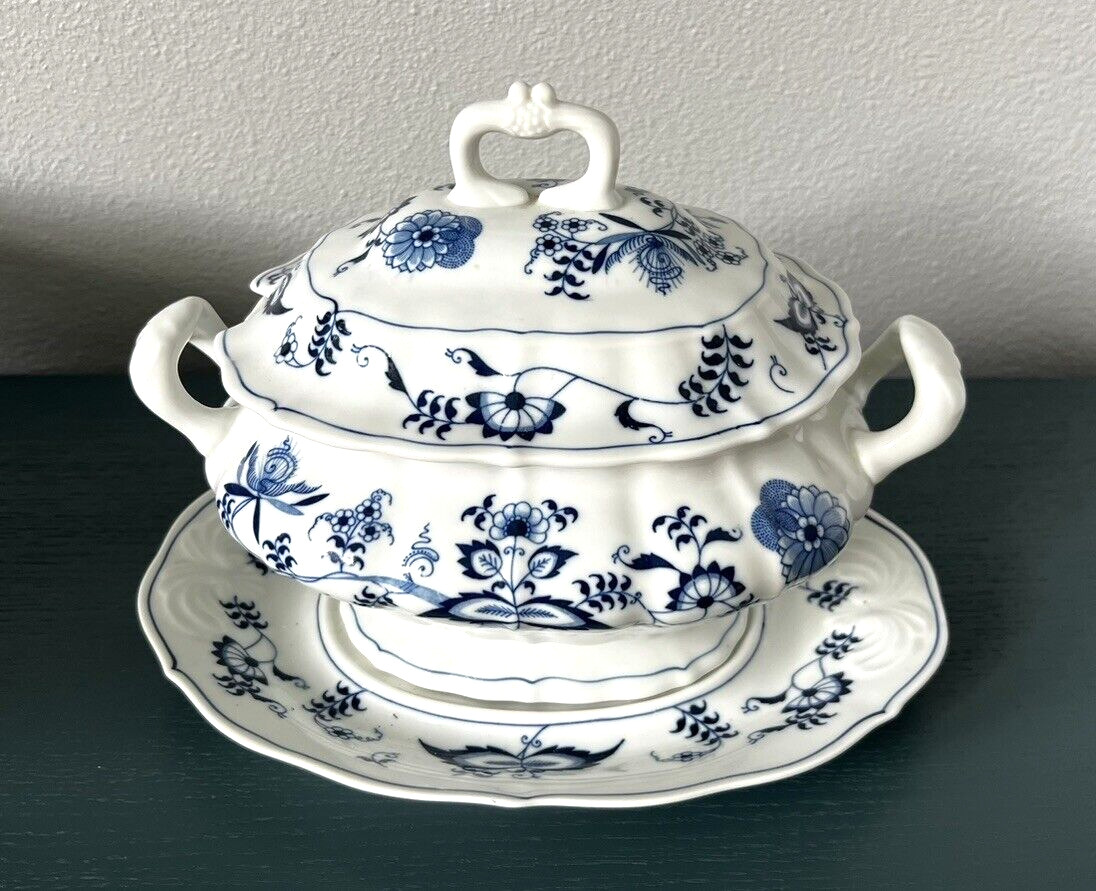 VINTAGE BLUE DANUBE BLUE ONION OVAL SOUP TUREEN WITH LID and UNDERPLATE