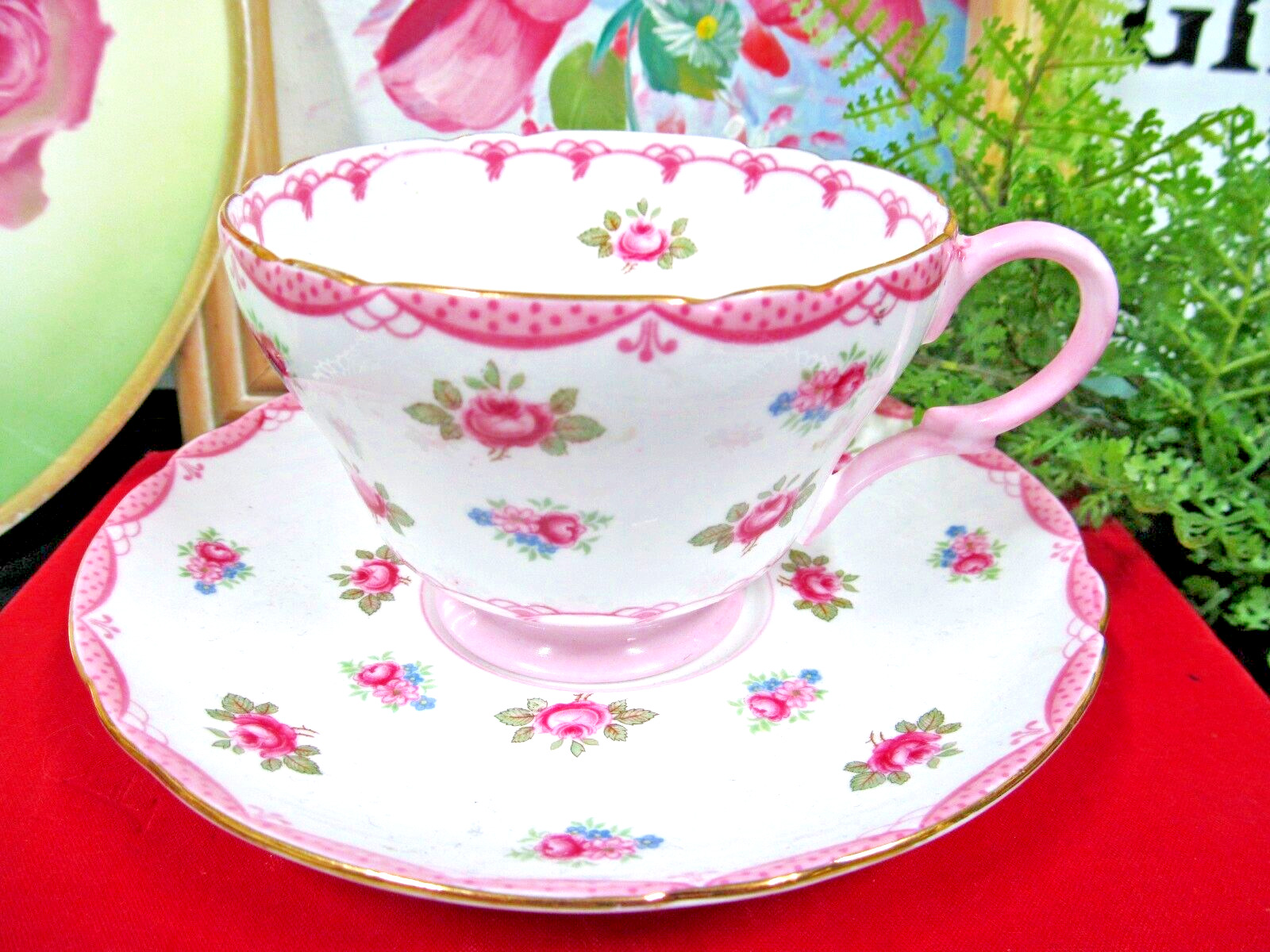 Shelley tea cup and saucer pink rose pink delicate teacup England 1940s