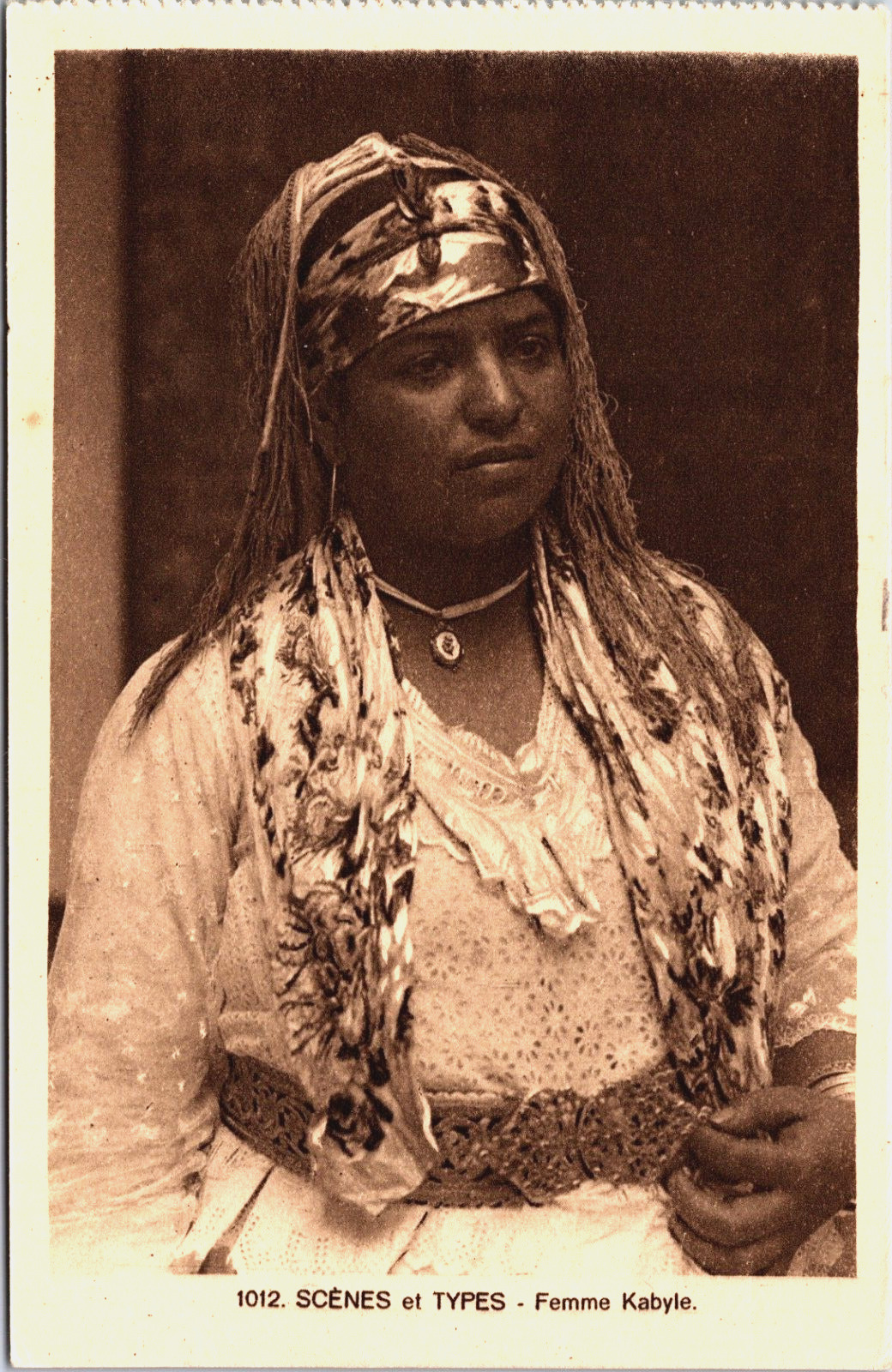 Algeria Scenes et Types Femme Kabyle Vintage Postcard C170