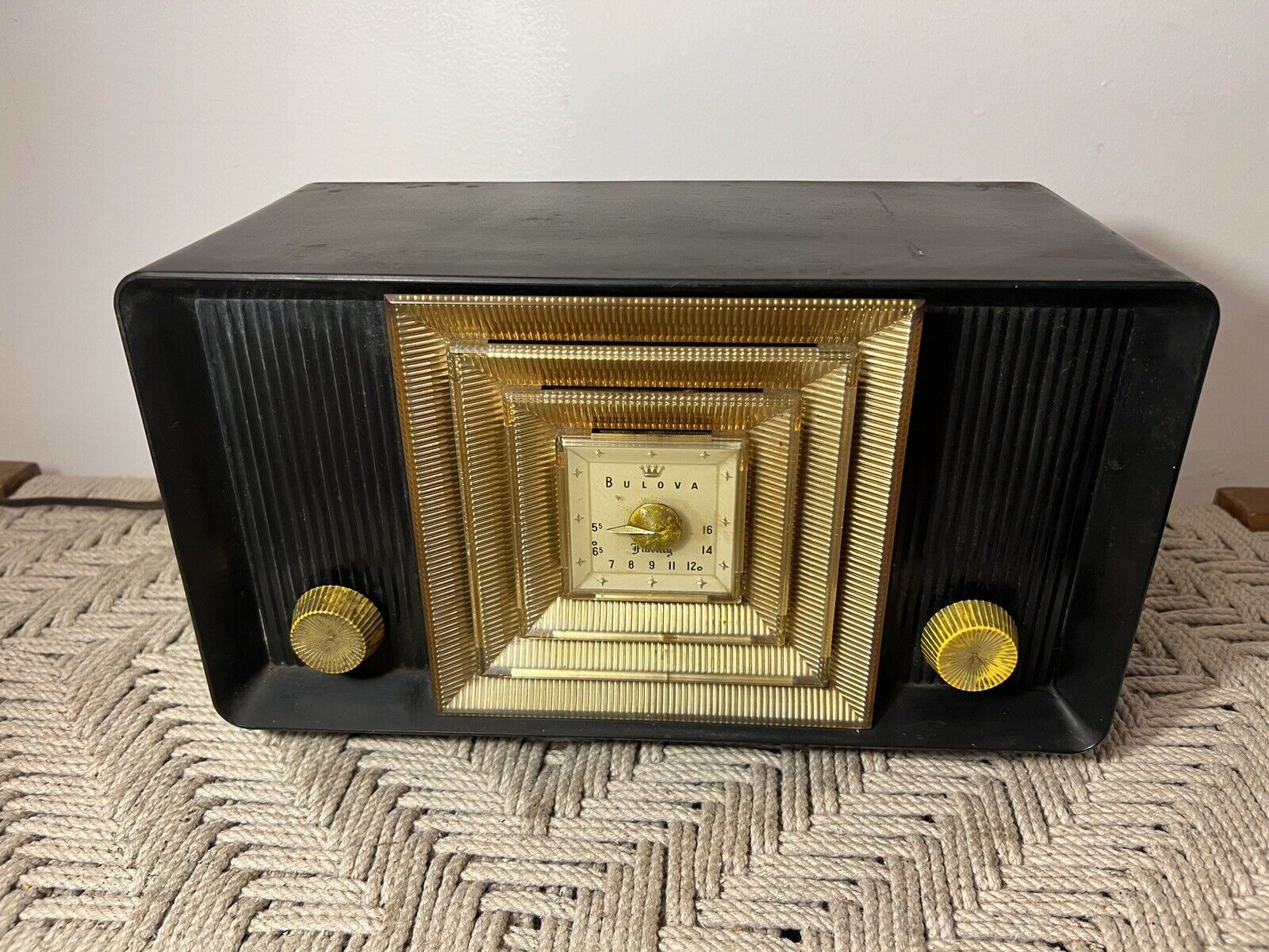 🍊Vintage 1957 Bulova Fidelity Bakelite AM Tube Radio | Model 300 WORKS