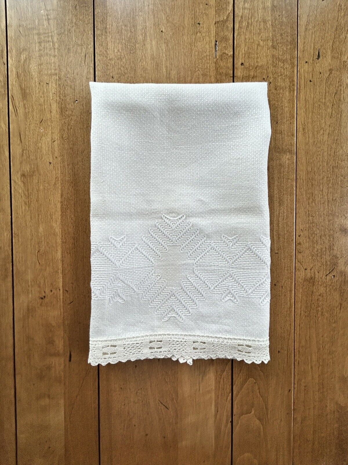 Vintage White Lace Edge Huck Hand Towel~White Swedish Weave~14 1/2” x 21 1/2”