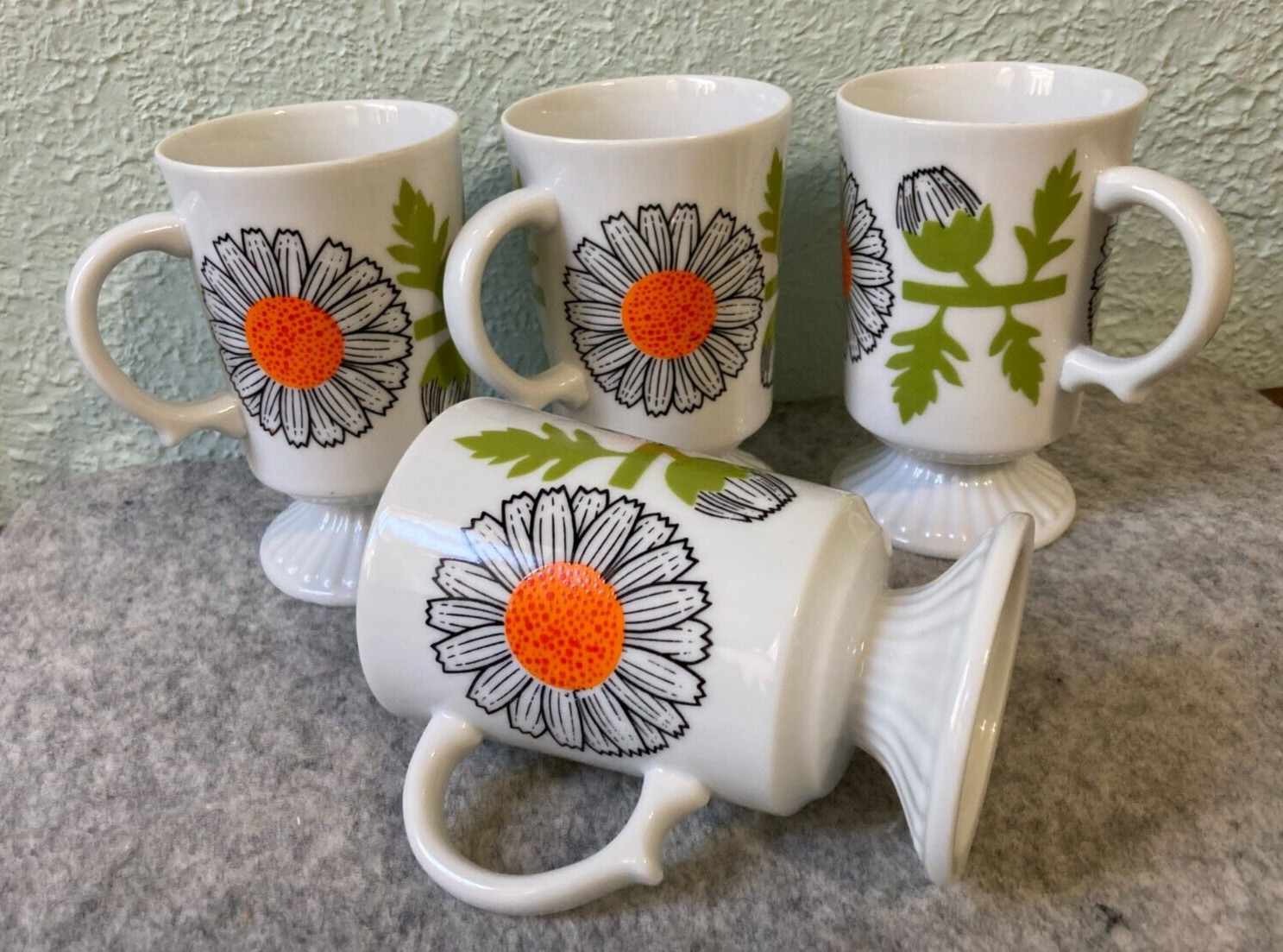 Hippie Era Big Daisy Flower Footed Coffee Cups Mugs Made in Japan Qty 4 Vintage