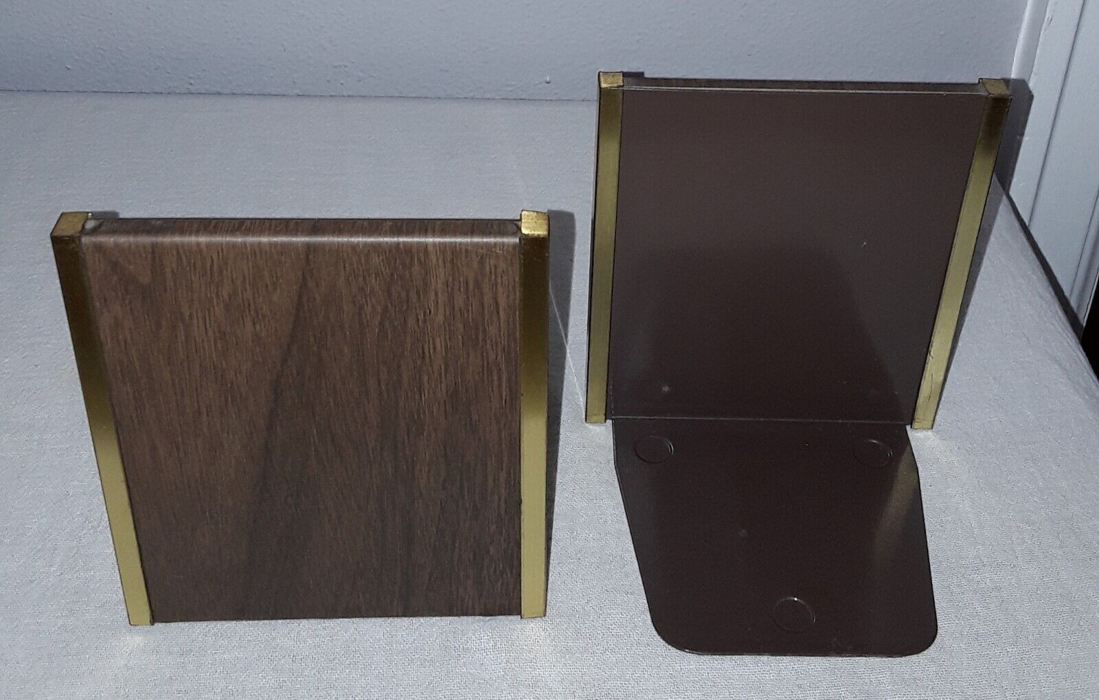 MCM MID CENTURY MODERN WOOD GRAIN COLORED METAL BOOKENDS
