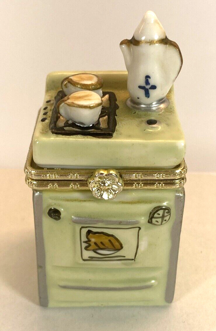 Vintage Adorable Small Hinged Trinket Box Stove, Oven, Teapot, Teacups