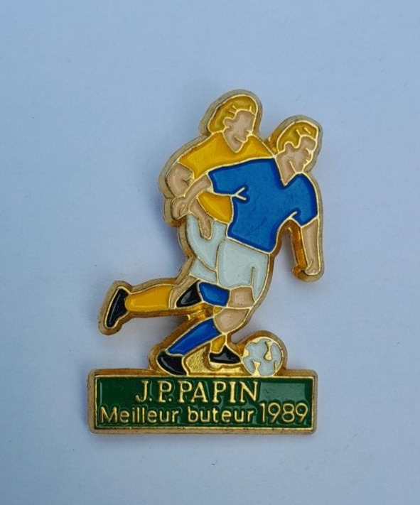 VTG 1989 JEAN-PIERRE PAPIN MARSEILLE & FRANCE PLAYER OF THE YEAR PIN BADGE
