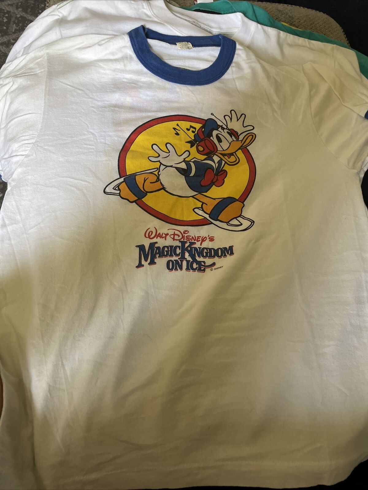 VTG Magic Kingdom T-shirt  Large Donald Duck Walt Disney Single Stitch
