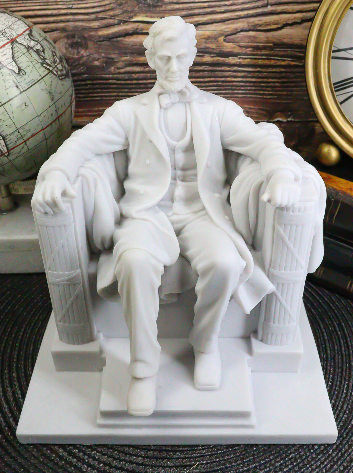 Seated Abraham Lincoln Figurine 8\