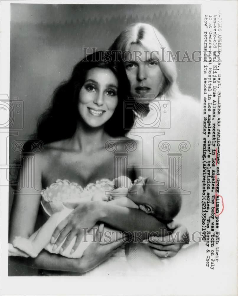 1976 Press Photo Cher and Greg Allman with son, Elijah, in Los Angeles.