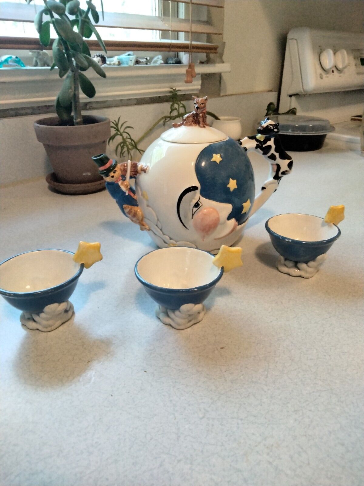 Cow Jumped Over The Moon Tea Pot + Three Cups