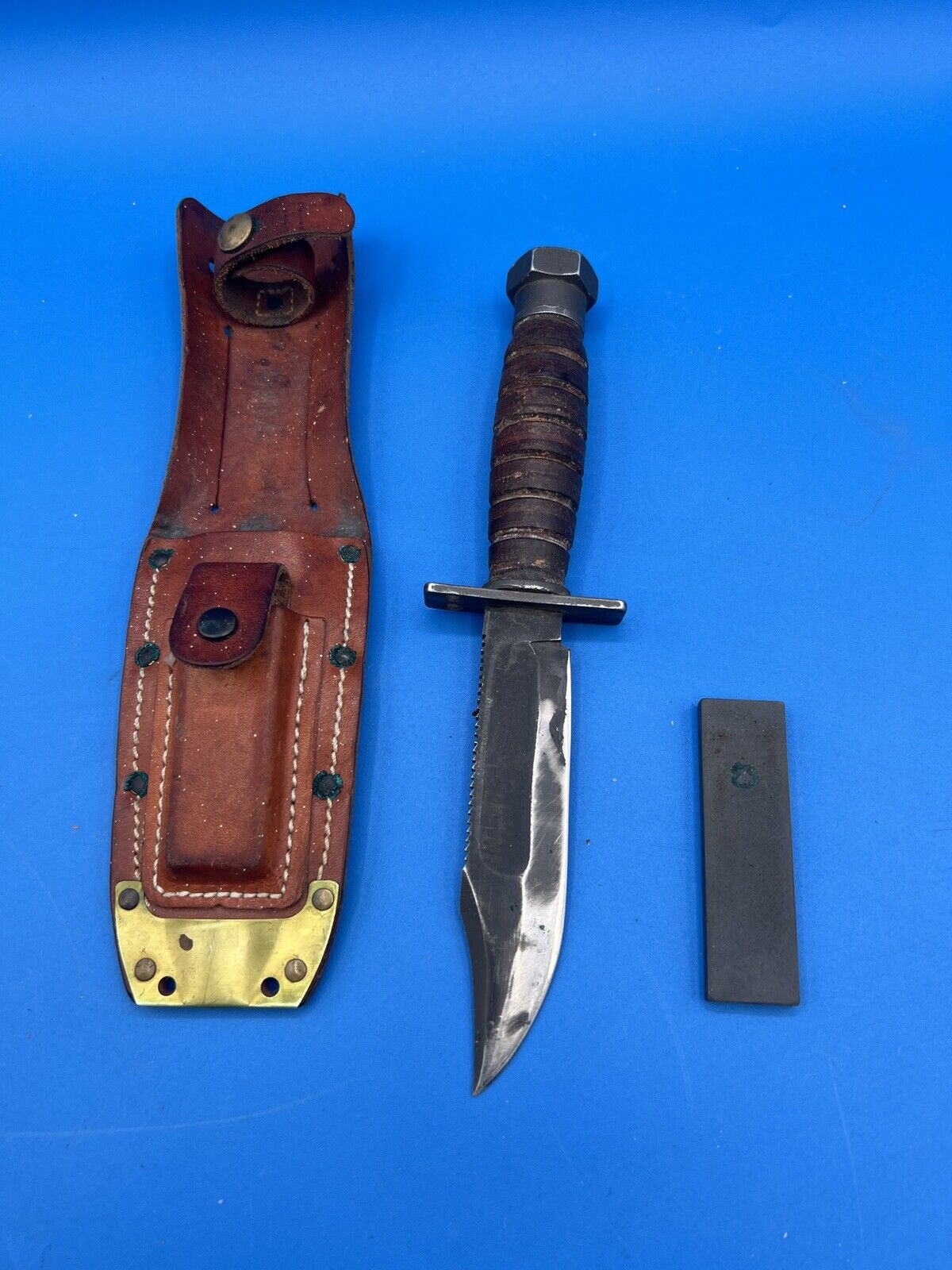 Vintage Camillus NY US Military Survival Pilot Knife With Sheath  And Stone 1967