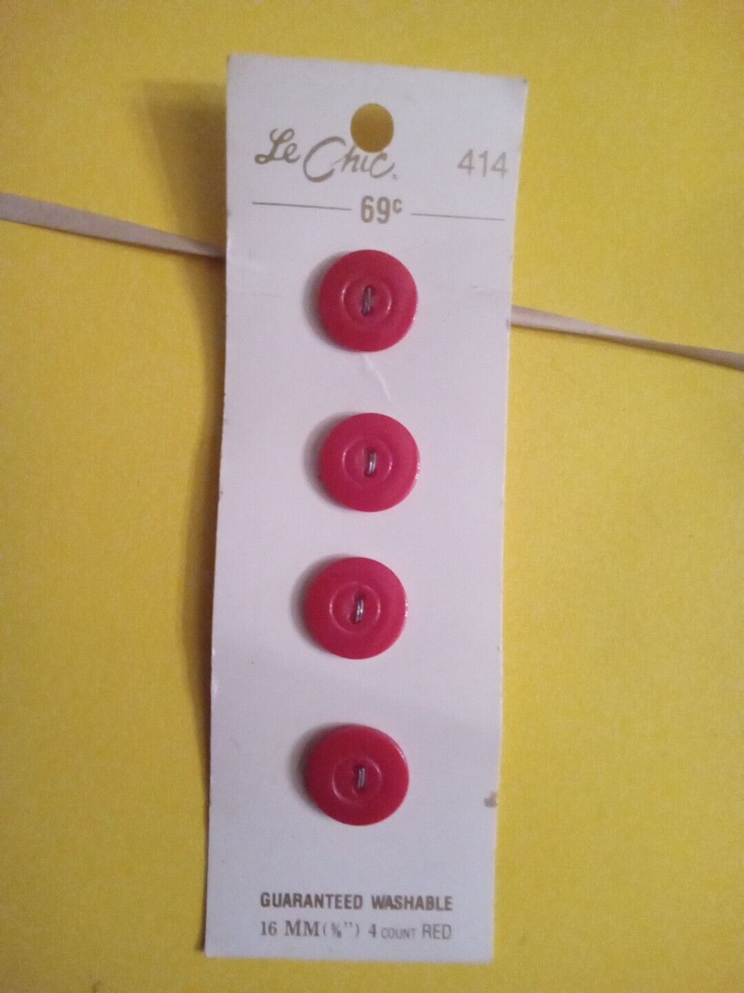 Vintage Le Chic Buttons Red Item 414 4 Buttons On Card 5/8