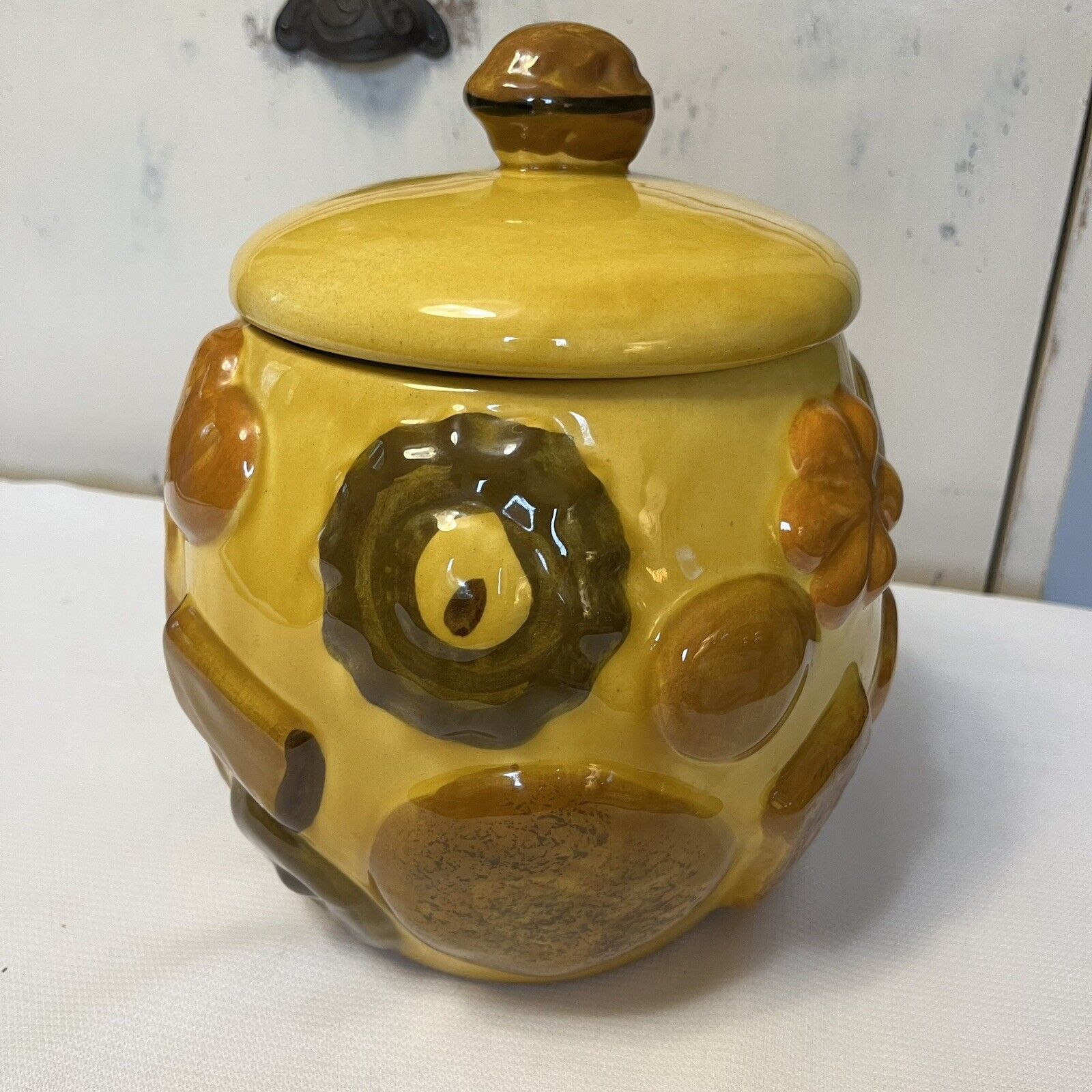 VTG 50s Los Angeles Pottery Cookies All Over Cookie Jar Walnut Top lid 10\