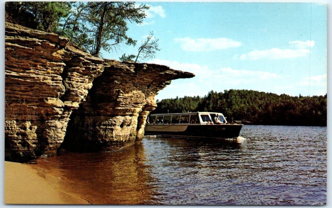 Postcard - The Shallows\' Nests, Wisconsin Dells, Wisconsin, USA