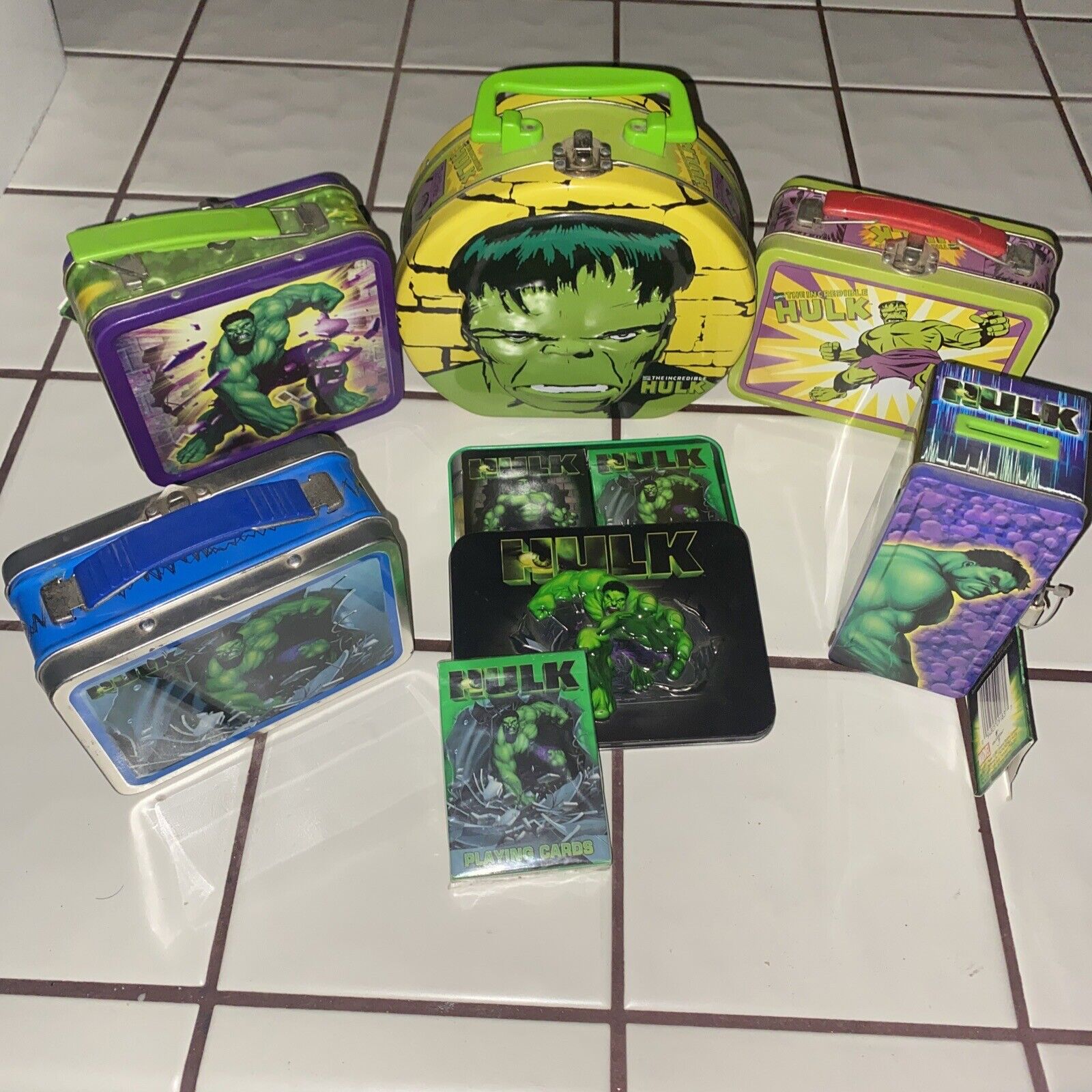 vintage INCREDIBLE HULK TIN LUNCH BOXES MARVEL PLAYING CARDS BANK Used