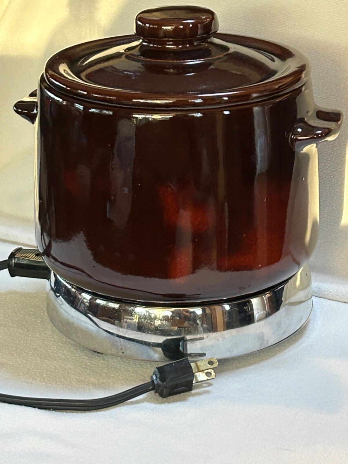 Vintage West Bend Bean Pot with Electric Hot Plate  #295