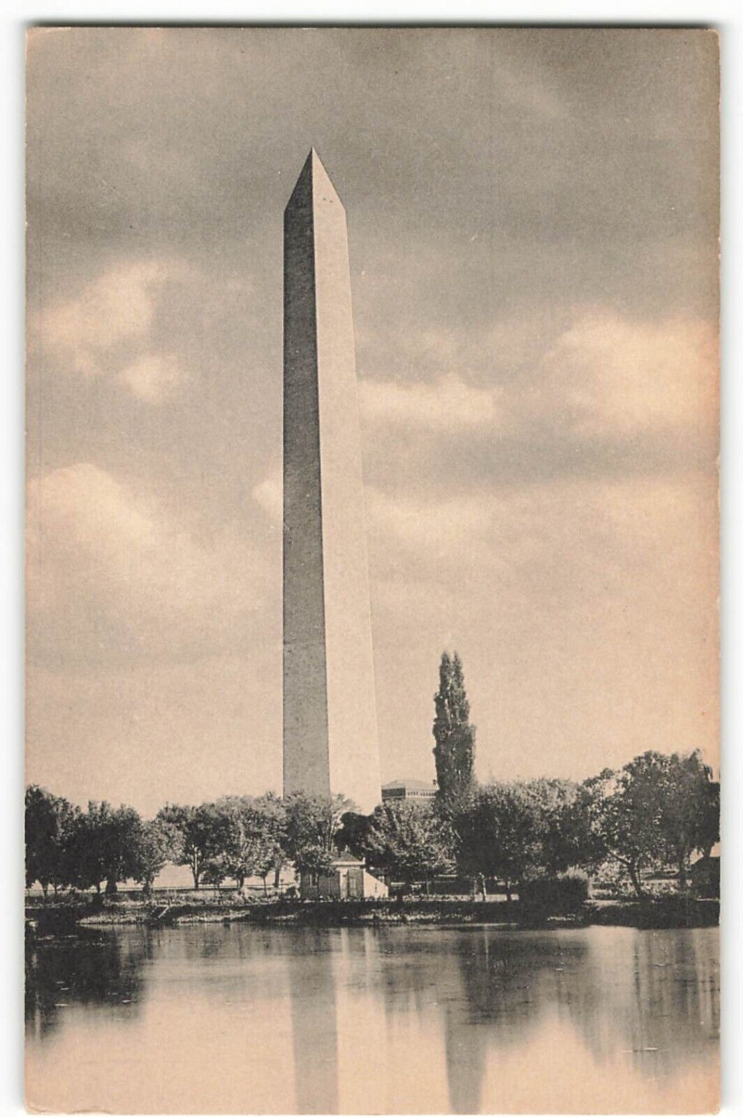 Postcard The Washington Monument, Washington, D.C., Whitman\'s Phototype VTG ME2.