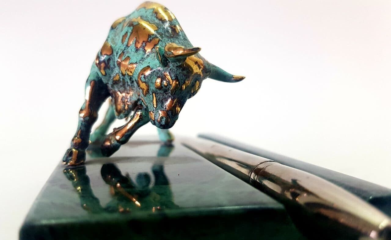 Sculpture Bulls Souvenir Handmade Material Bronze Marble Artificially Blackened