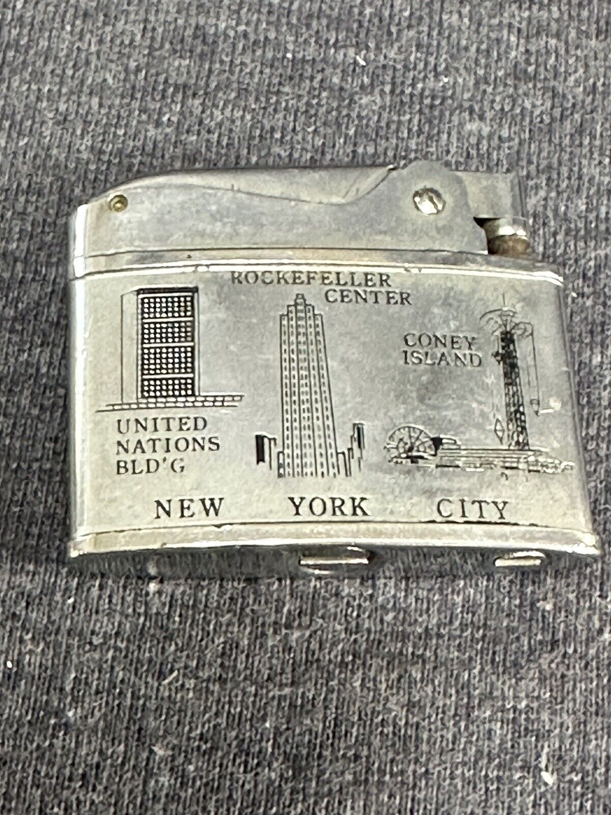 Rare Vintage 1950’s Mars souvenir Cigarette Lighter New York City