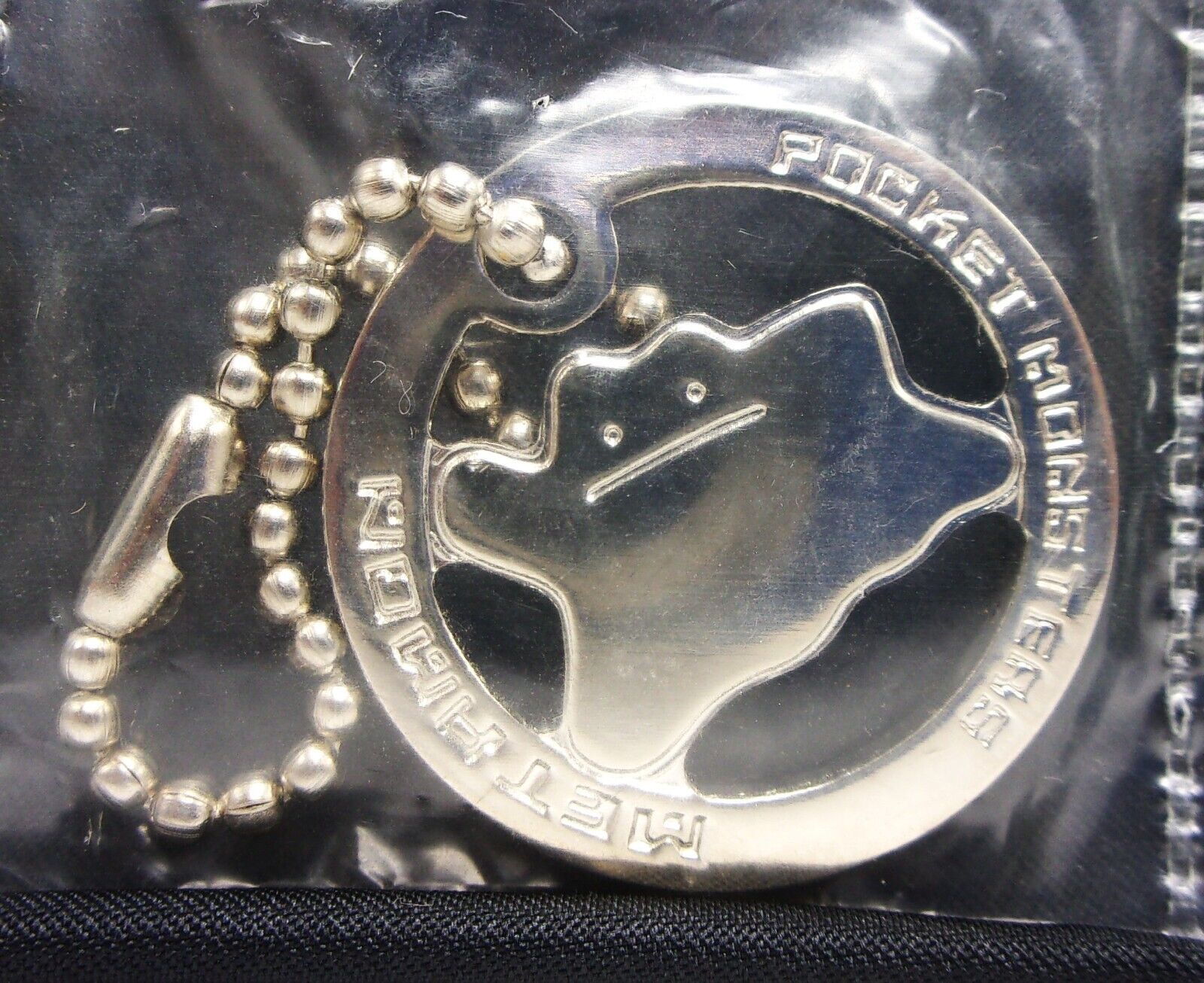 Ditto - VTG 1998 CGTSJ Pokemon Gachapon Banpresto Metal  Keychain Coin Japan