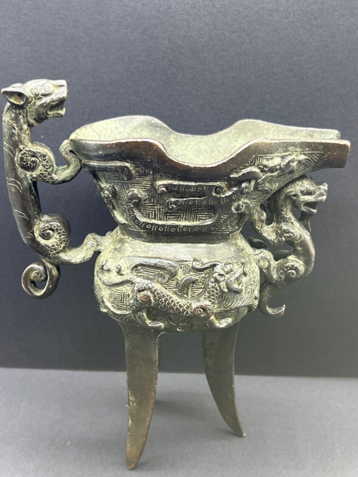 Tibetan Antiques Old Bronze Dragon & Cheetah Animal Bronze Wine Rython Pike