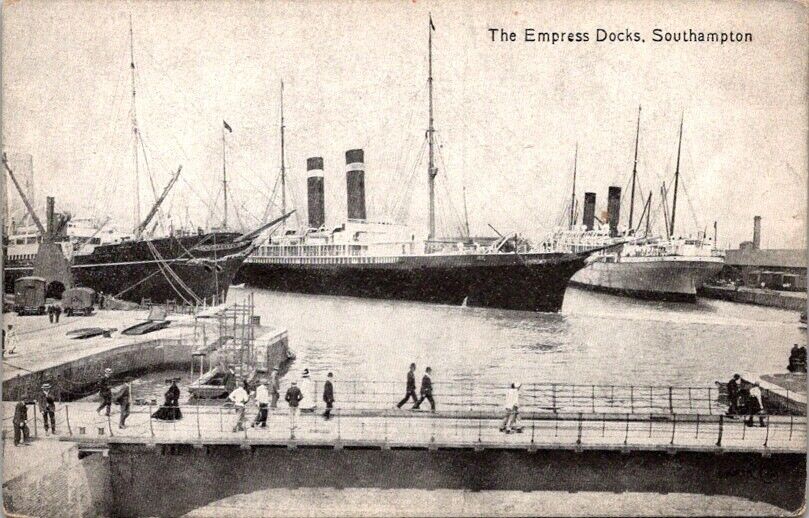 Vintage Postcard Ships in Port the Empress Docks United Kingdom UK         13591