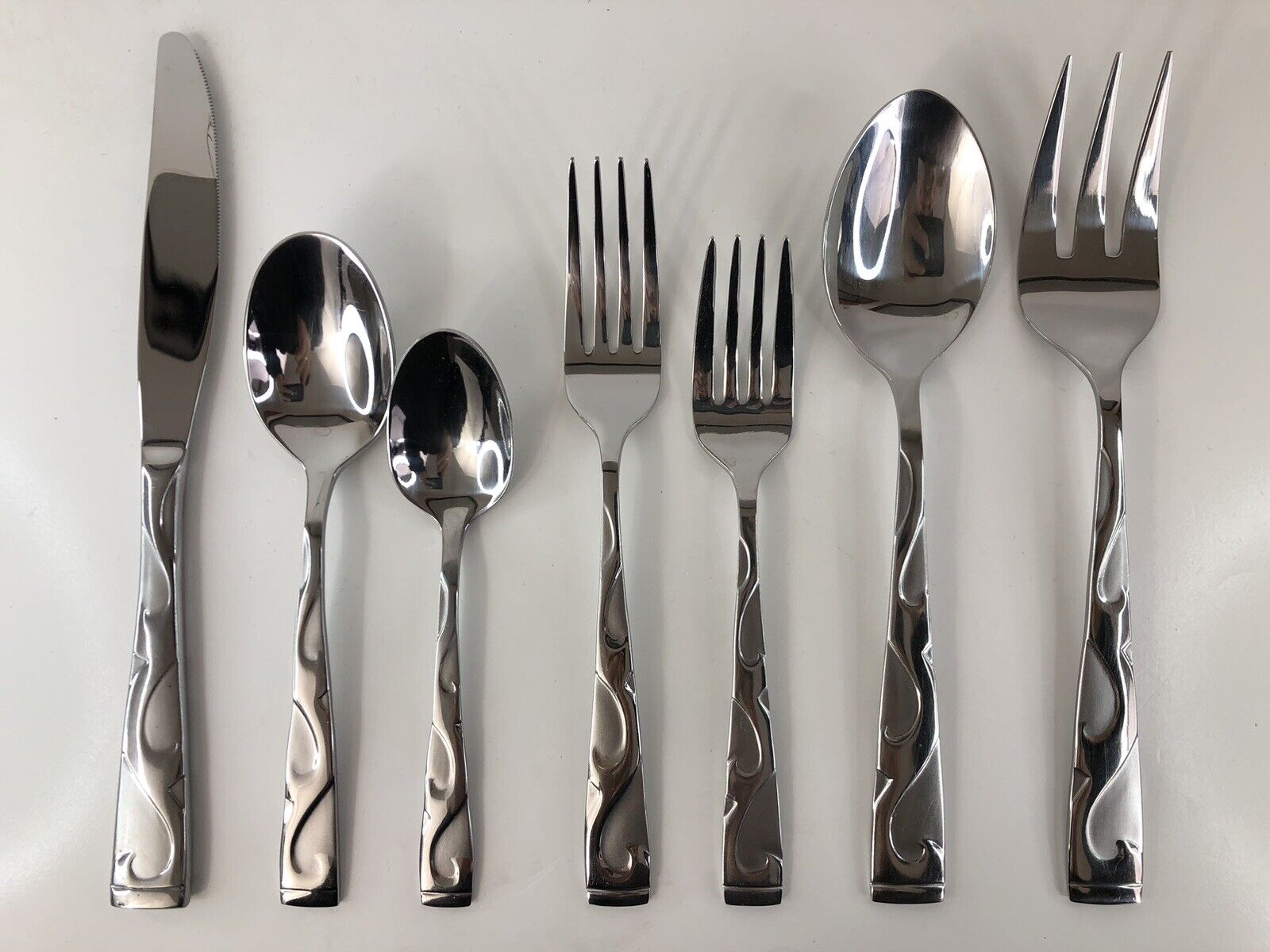 Oneida TUSCANY Stainless Flatware Set 42 Pieces 8 Place Settings 2 Serving Piece