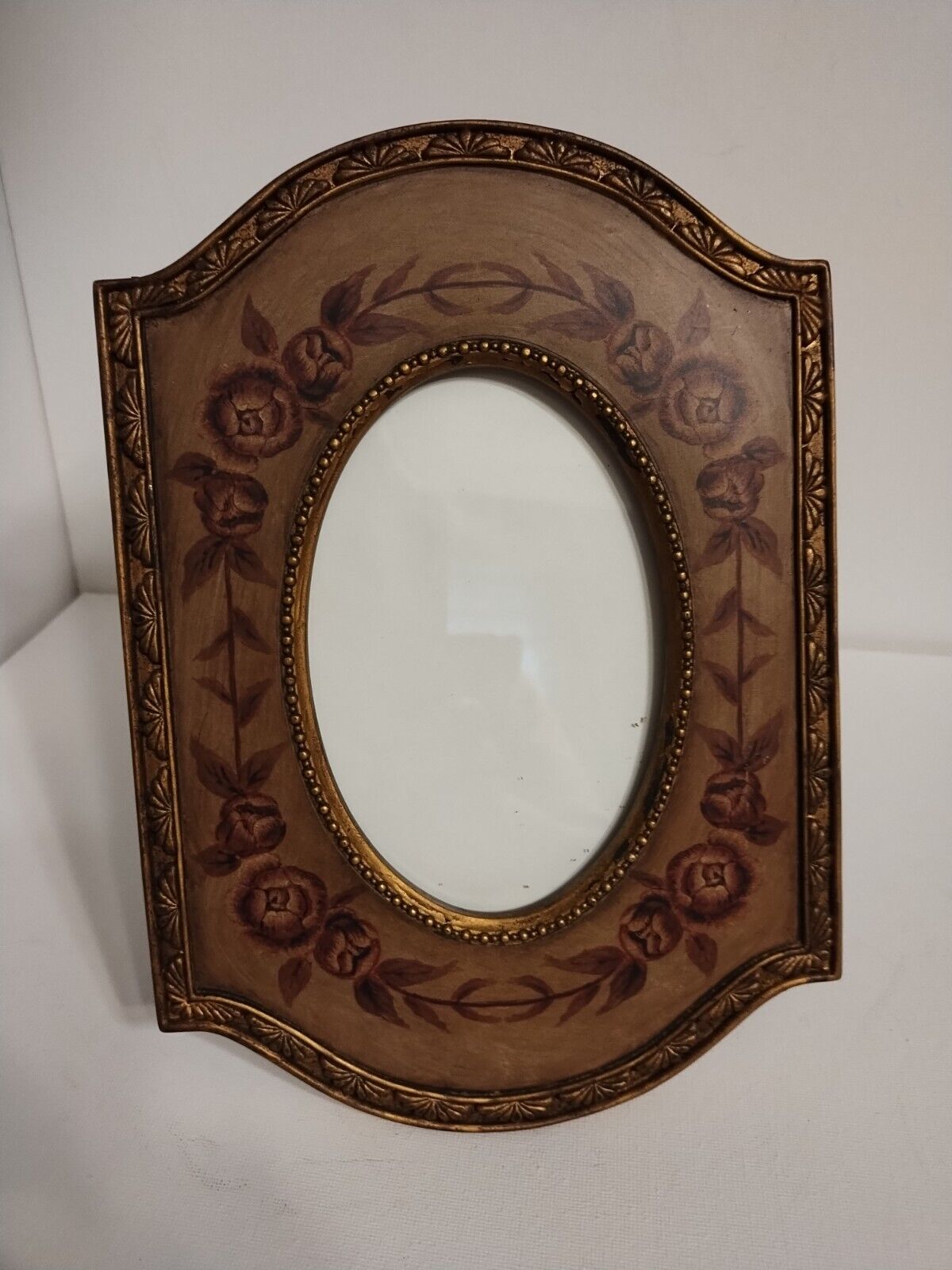 Burgandy/Gold Floral & Leaf Detailed Picture Frame.  Holds 4x6 Oval Picture