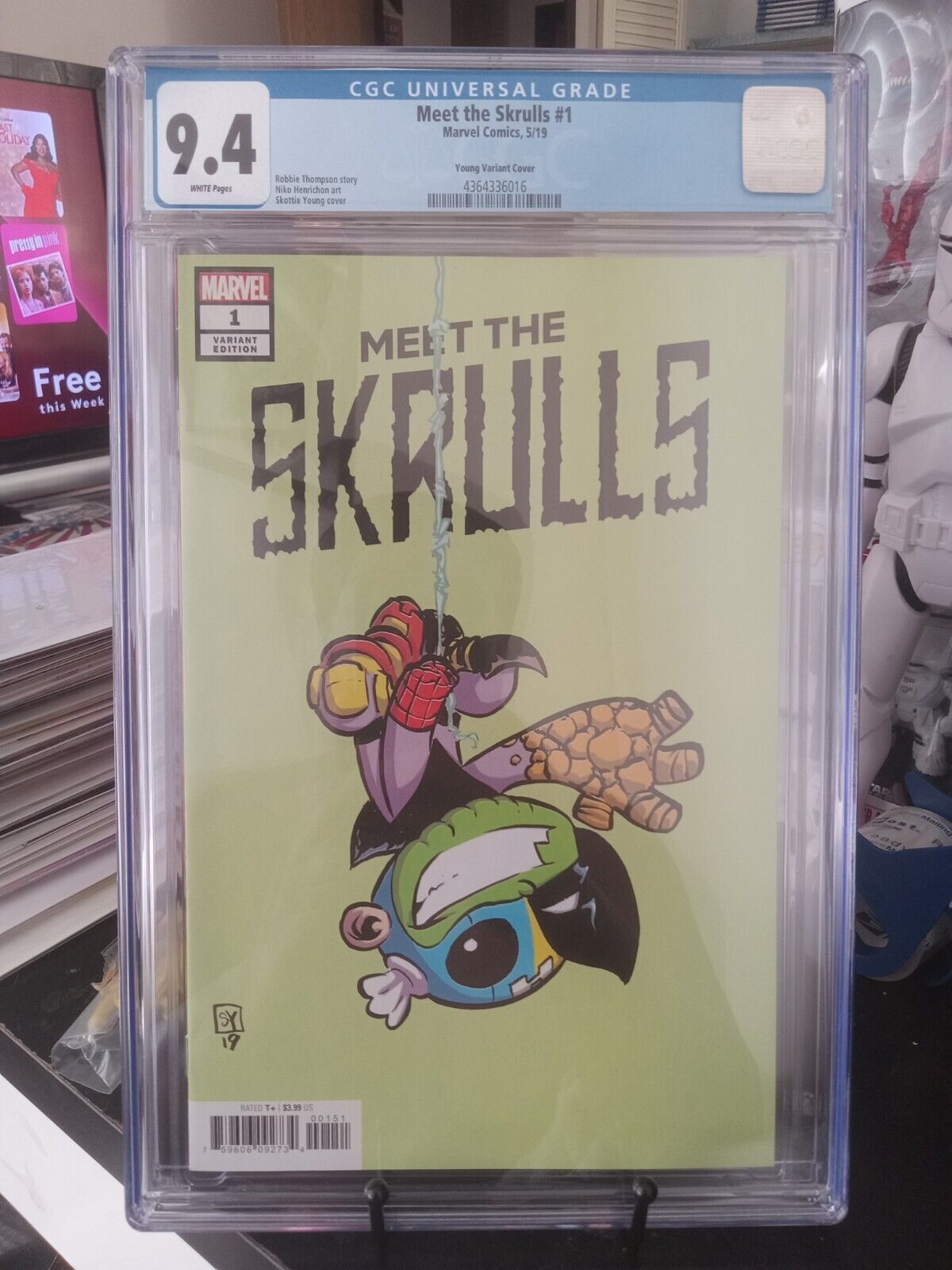 Meet the Skrulls #1 -Skottie Young Cover-CGC 9.4