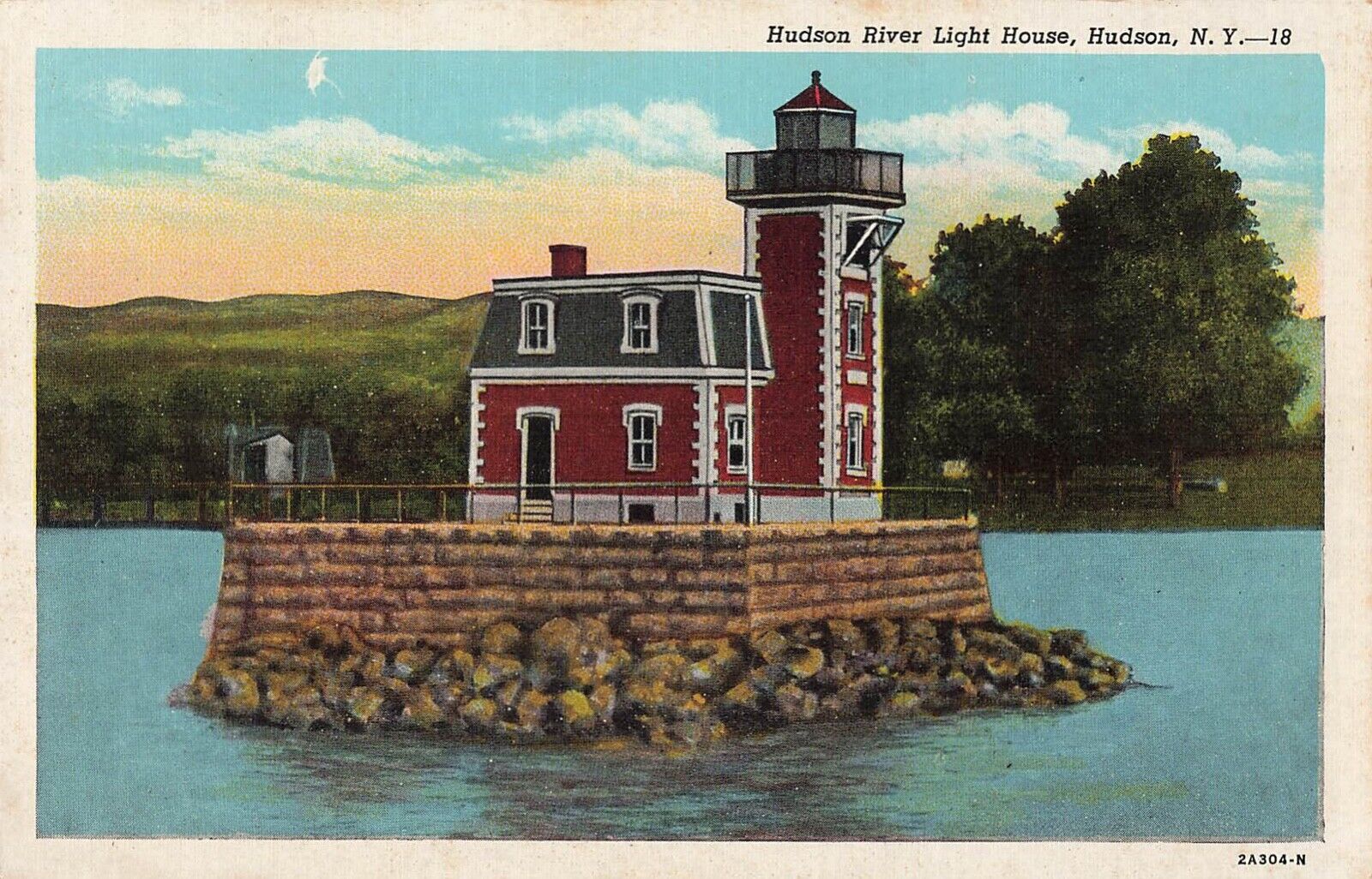 Hudson, New York  Postcard Hudson River Light House  About 1932     D4