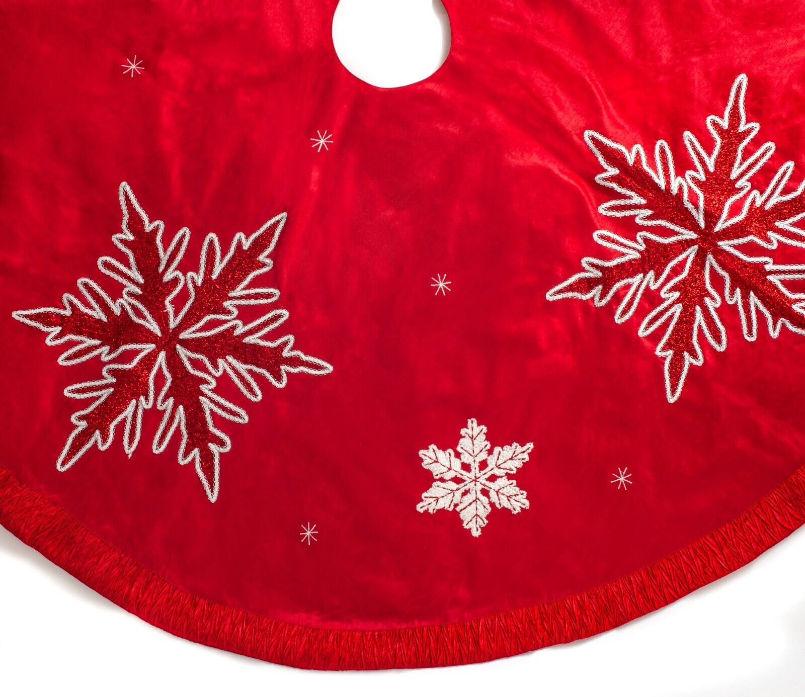 BRAND NEW - Red Snowflake Embroidered Tree Skirt - 60\