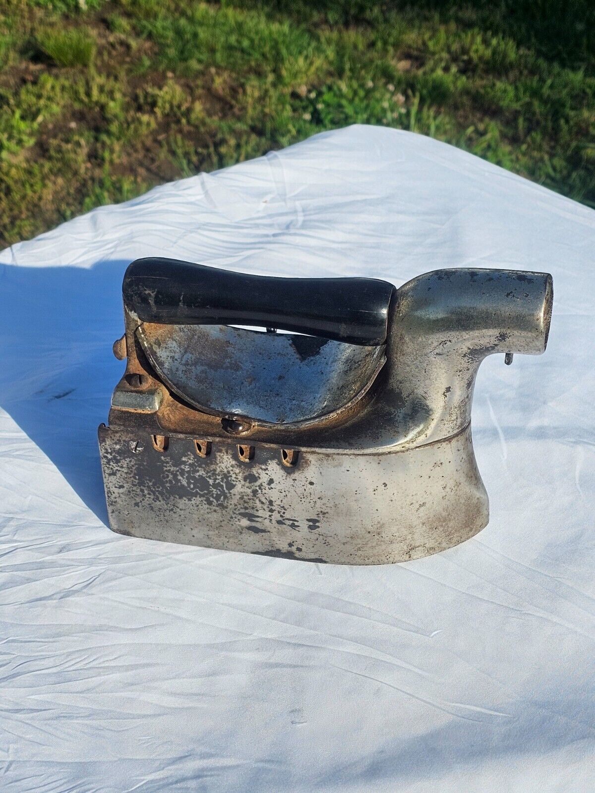 Nice 1800\'s Clothes Iron Very Good Condition