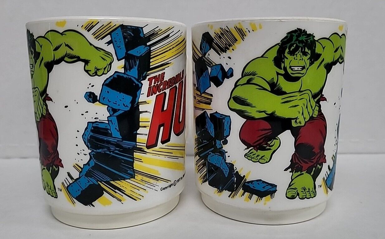 2 VTG. 1977 Marvel Comics The Incredible Hulk Deka Plastic Cup Mug W/ Handle