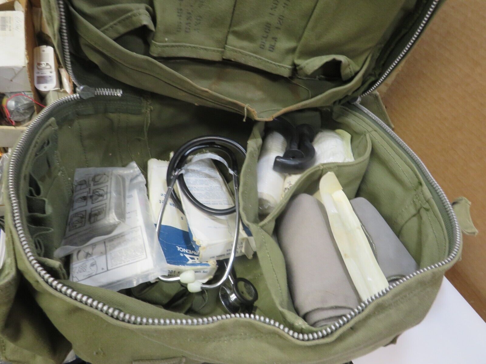 delco Case Medical Instruments & Supply Set no 5 US Military