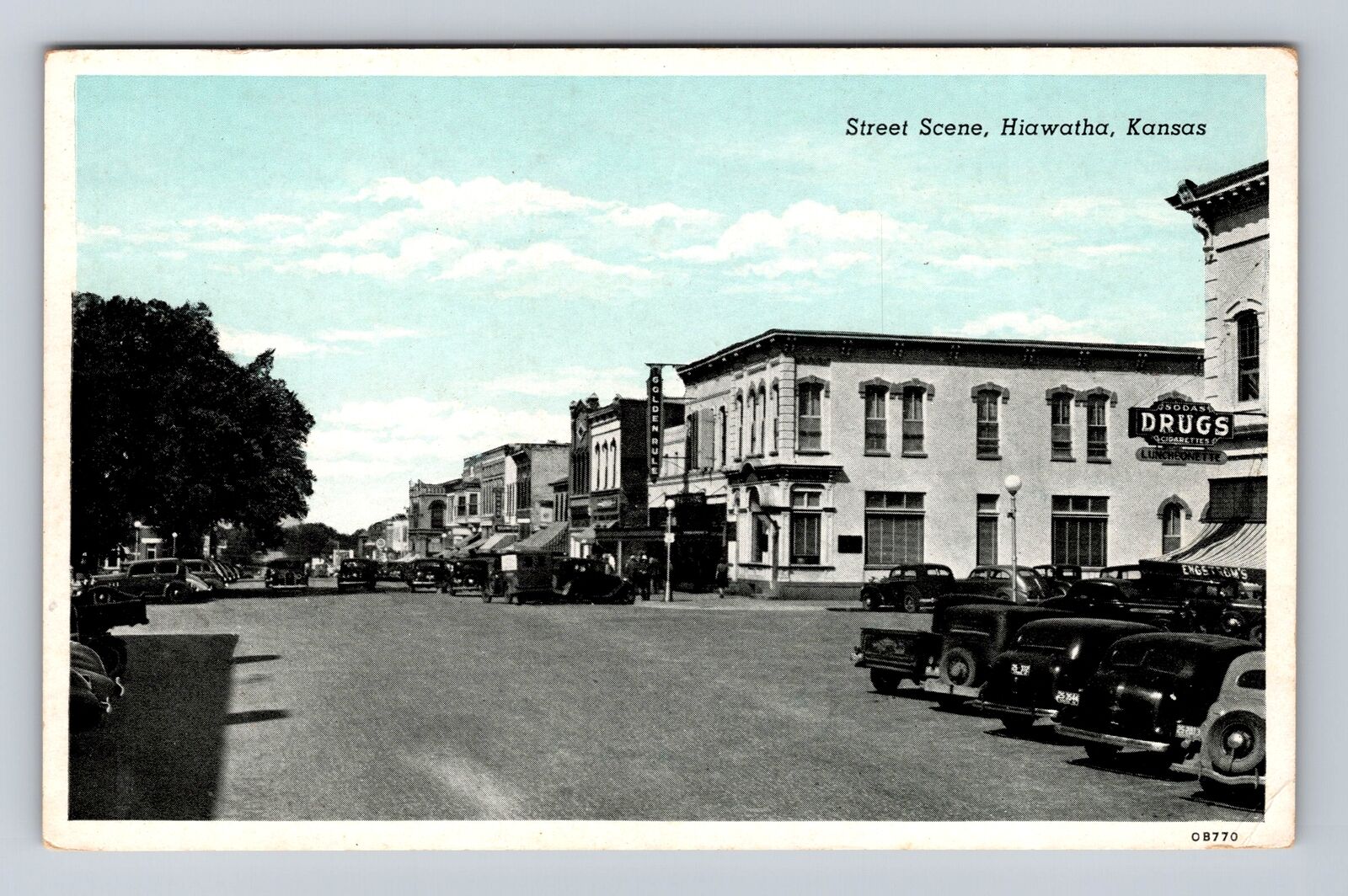 Hiawatha KS-Kansas, Street Scene, Drugstore, Antique, Vintage Postcard