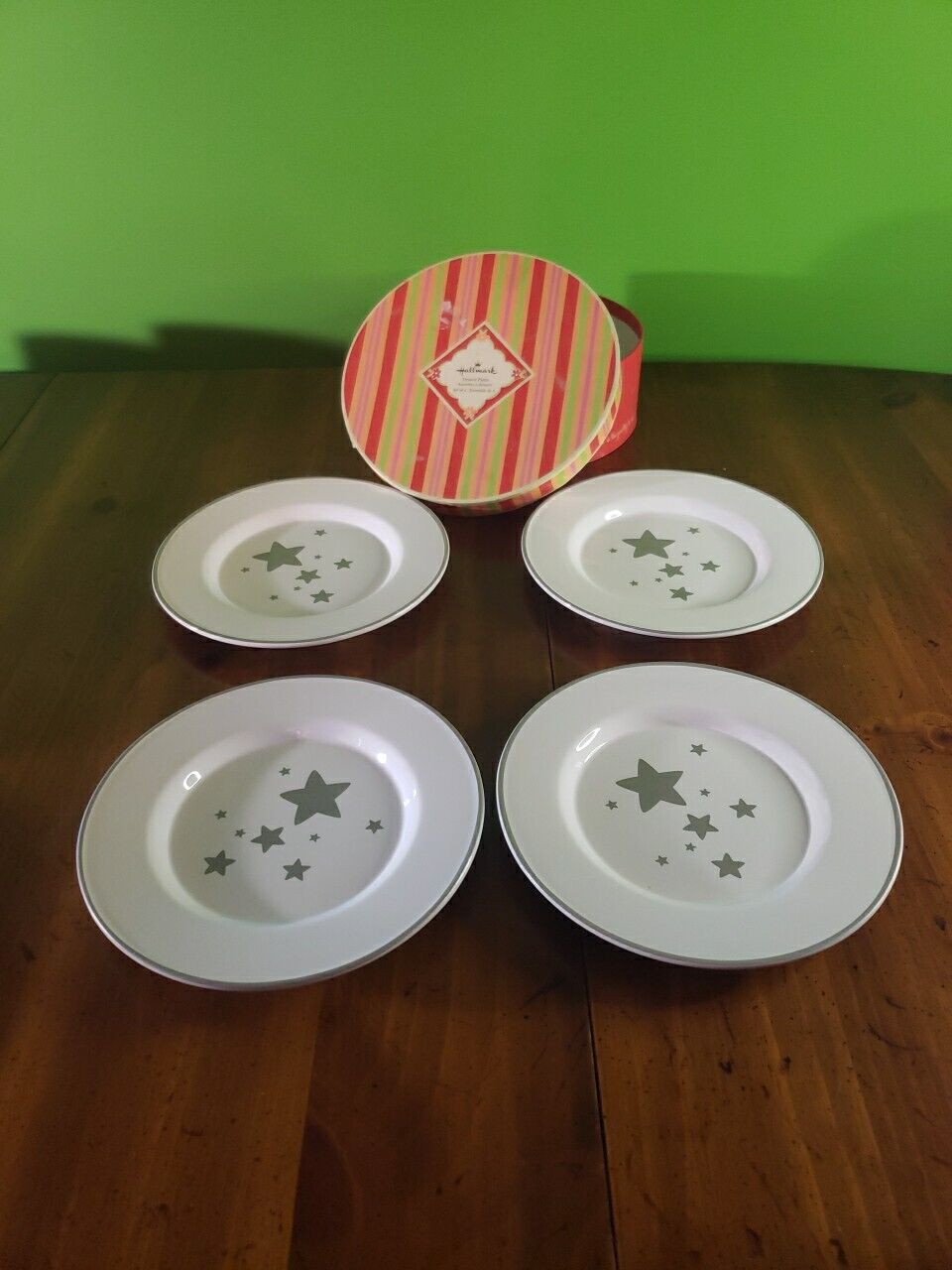 Hallmark 8” Dessert Plates SET of FOUR Round Presentation Box 9 Silver Stars