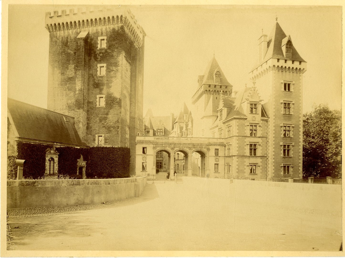 France, Le Château de Pau Vintage Albumen Print 17x22 Ci
