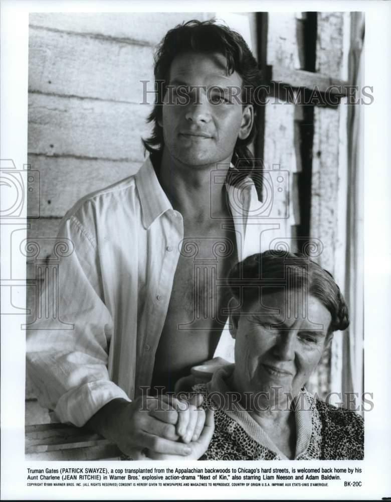 1989 Press Photo Patrick Swayze and Jean Ritchie in a scene from \