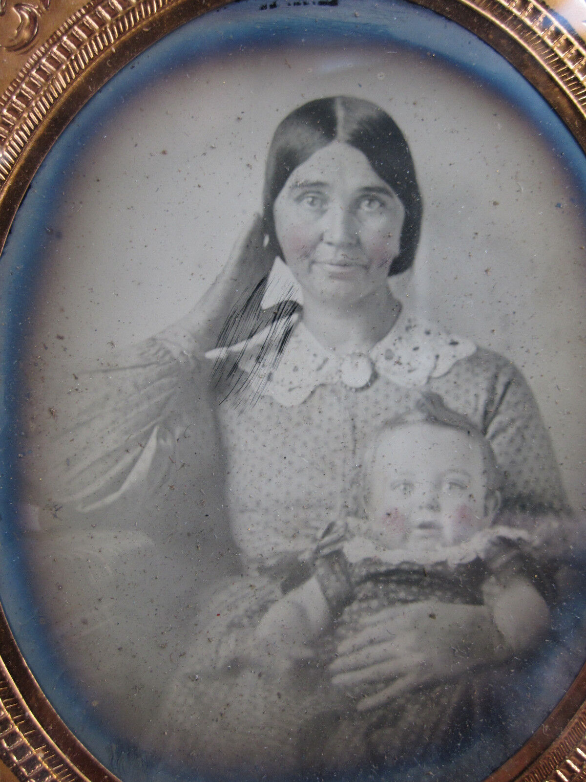 ANTIQUE VICTORIAN AMERICAN AMBROTYPE AWKWARD VICTORIAN POSE FUNNY MOTHER PHOTO
