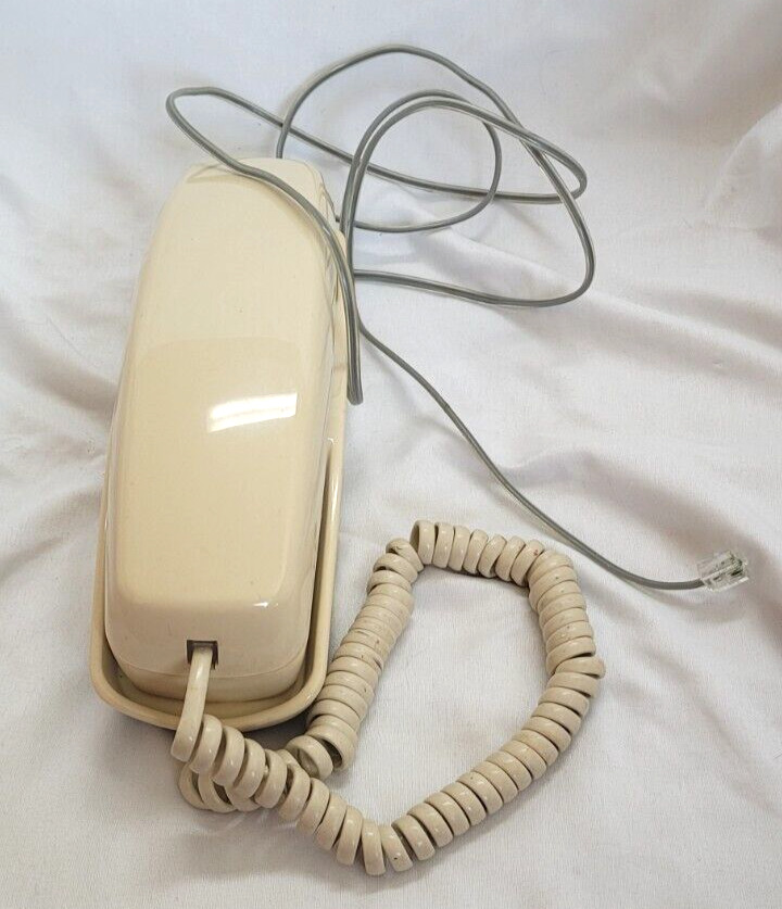 Vintage Radio Shack Princess Wall Telephone Push-Button Hand-Held Beige