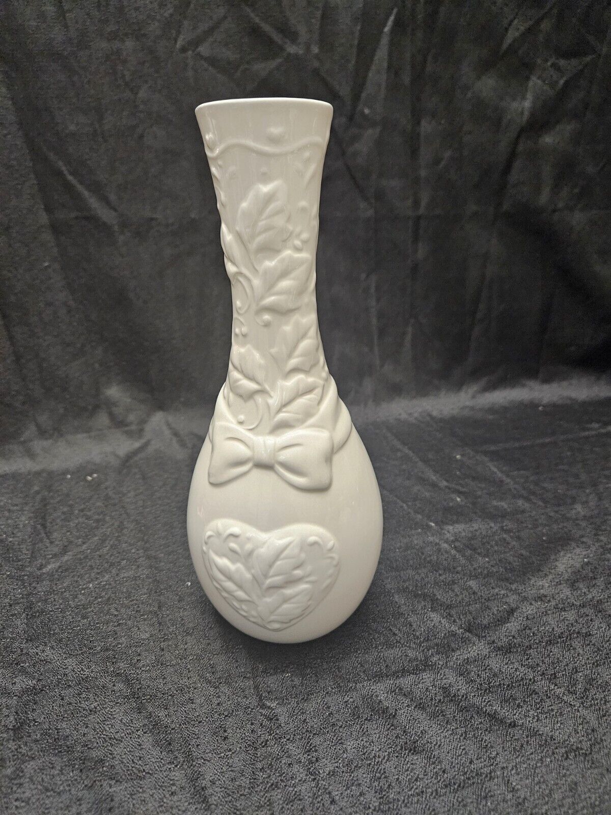 Vintage Russ Berrie Ceramic Bow & Heart  Vase 