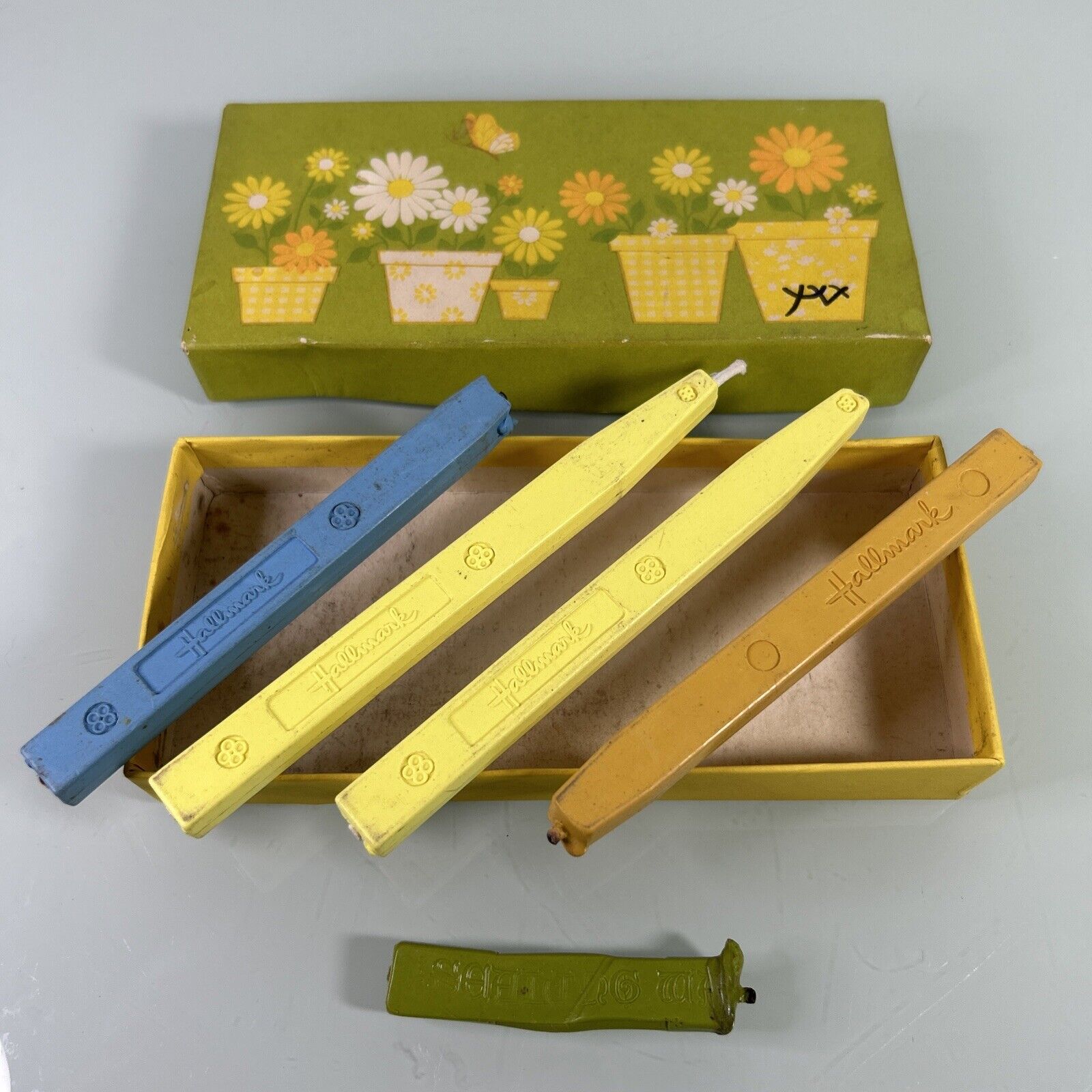 Vintage 1970\'s Hallmark Sealing Wax Kit  5 Sticks In Box