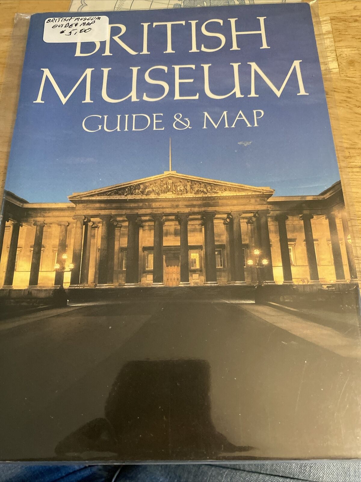 VINTAGE 1980\'S BRITISH MUSEUM SOUVENIR GUIDE AND MAP P/B BOOK LONDON ENGLAND UK