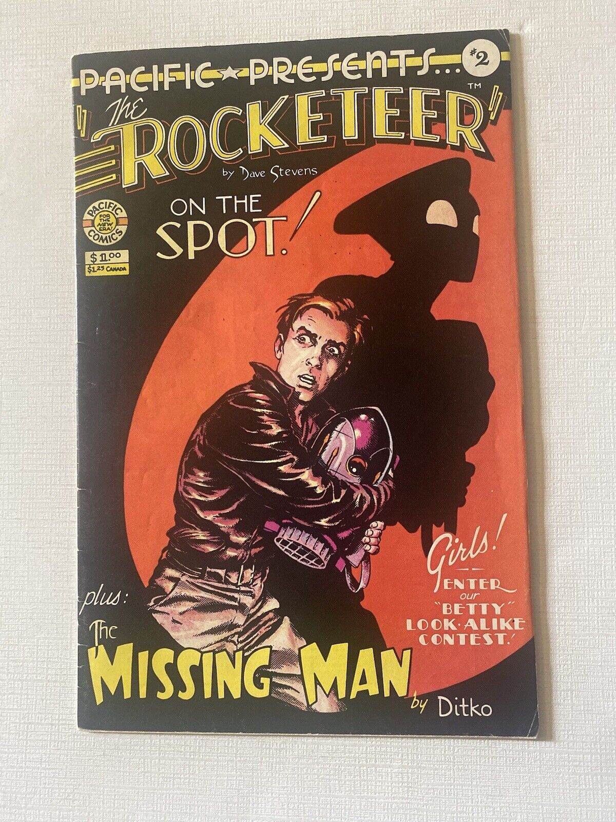 Pacific Presents #2 with The Rocketeer (Pacific Comics, 1987) In VG/FN