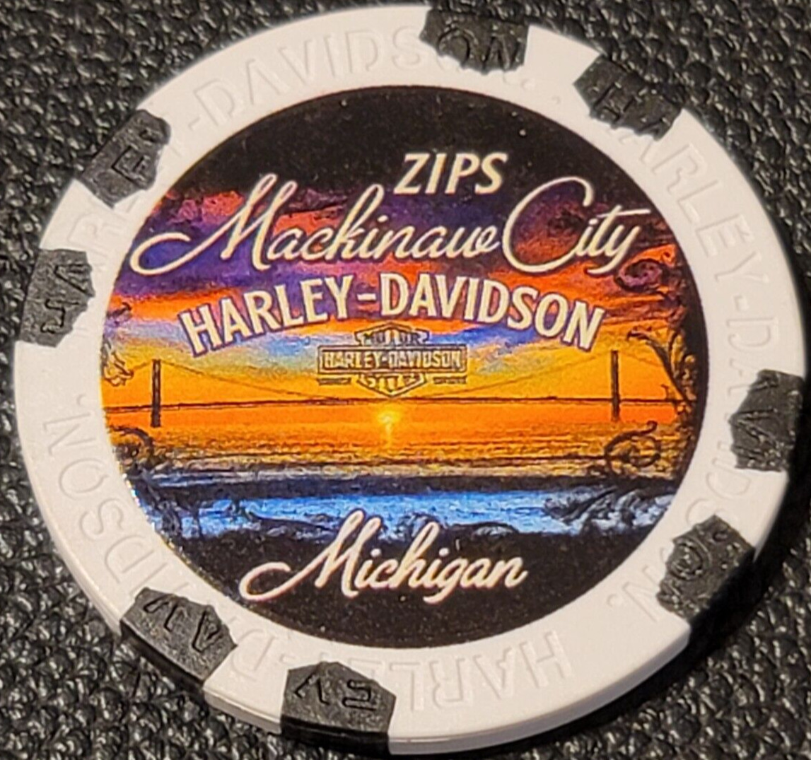ZIP\'S MACKINAW CITY HD ~ (White/Blk Wide Print) Harley Davidson Poker Chip